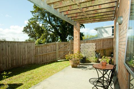 Photo of property in 118a Sunset Road, Unsworth Heights, Auckland, 0632