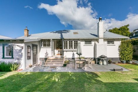 Photo of property in 47 Napier Terrace, Hospital Hill, Napier, 4110