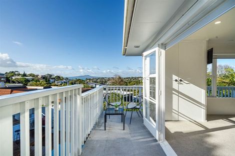 Photo of property in 1/306 Beach Road, Campbells Bay, Auckland, 0630