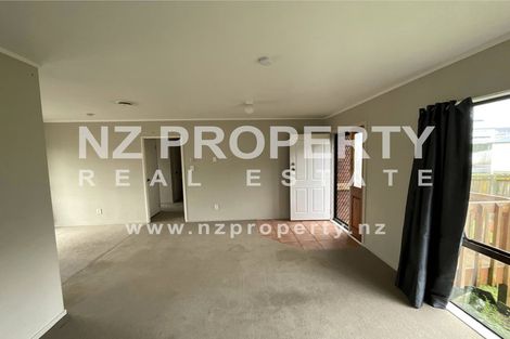 Photo of property in 13 Kearney Place, Massey, Auckland, 0614