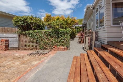 Photo of property in 271 Middleton Road, Glenside, Wellington, 6037