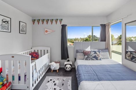 Photo of property in 77 Caribbean Drive, Unsworth Heights, Auckland, 0632