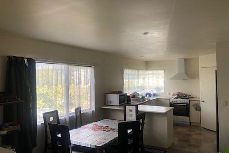 Photo of property in 7 Rook Place, Unsworth Heights, Auckland, 0632