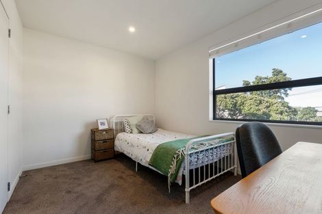 Photo of property in 2/2 Stone Street, Miramar, Wellington, 6022