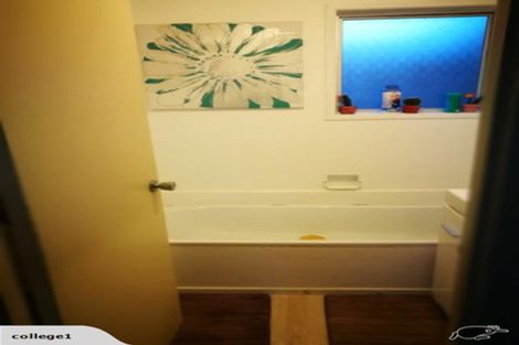 Photo of property in 31 Waimumu Road, Massey, Auckland, 0614