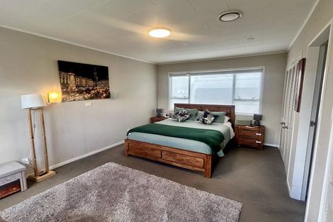 Photo of property in 18 Arawhata Road, Paraparaumu, 5032