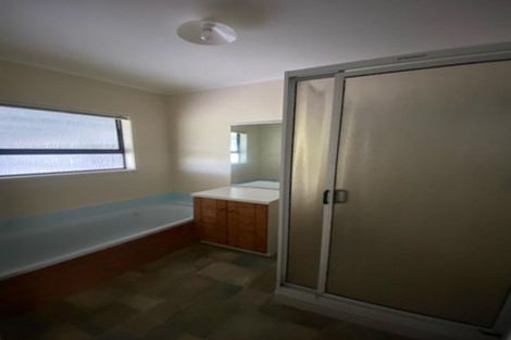 Photo of property in 627 South Road, Omata, New Plymouth, 4374