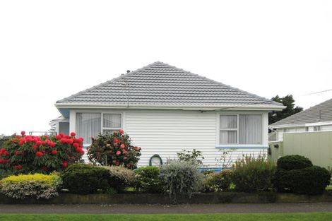Photo of property in 19 Tainui Street, Welbourn, New Plymouth, 4312
