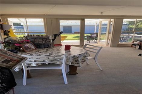 Photo of property in 20 Toi Street, Otaki Beach, Otaki, 5512