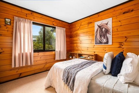 Photo of property in 2 Te Arawi Street, Takapuwahia, Porirua, 5022