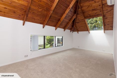 Photo of property in 2 George Laurenson Lane, Mount Roskill, Auckland, 1041