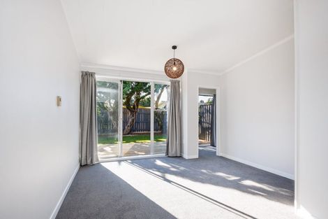 Photo of property in 4/521 Featherston Street, Roslyn, Palmerston North, 4414