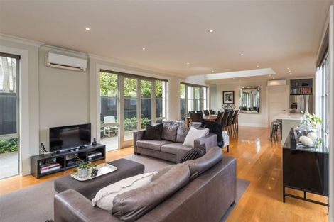 Photo of property in 6 Wairarapa Terrace, Merivale, Christchurch, 8014