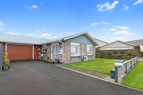 Photo of property in 29b Aquarius Drive, Kawaha Point, Rotorua, 3010