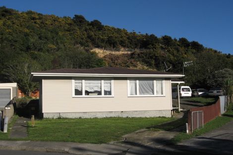 Photo of property in 10 Brazier Grove, Paraparaumu, 5032