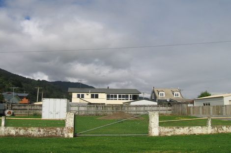 Photo of property in 15 Tatahi Street, Te Puru, Thames, 3575