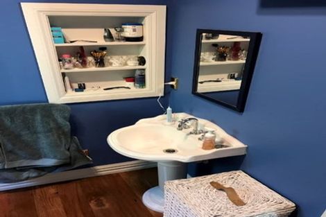 Photo of property in 294a Main Road, Tawa, Wellington, 5028