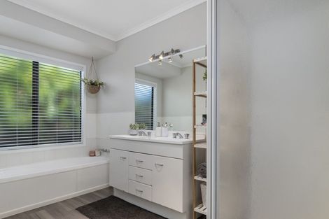 Photo of property in 17 Andalusian Place, Papamoa Beach, Papamoa, 3118