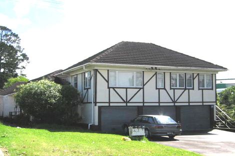 Photo of property in 112 Tirimoana Road, Te Atatu South, Auckland, 0602