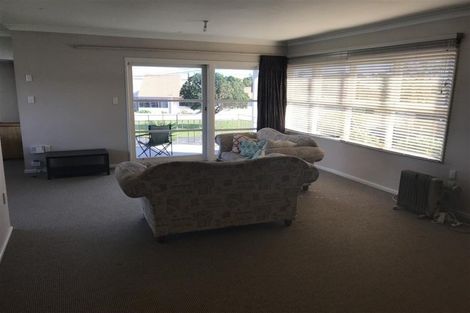Photo of property in 2/1 Charles Street, Westshore, Napier, 4110