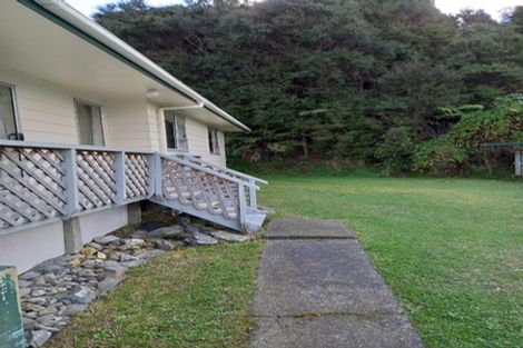 Photo of property in 21 Tiroiti Grove, Stokes Valley, Lower Hutt, 5019