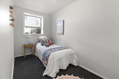 Photo of property in 16 Greer Crescent, Tawa, Wellington, 5028