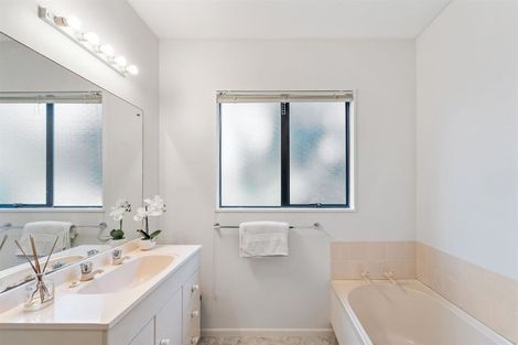 Photo of property in 11 Mizpah Road, Waiake, Auckland, 0630