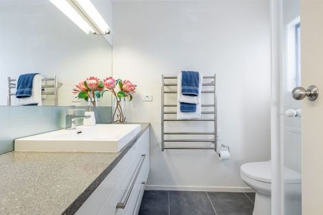 Photo of property in 43 Clyside Avenue, Half Moon Bay, Auckland, 2012