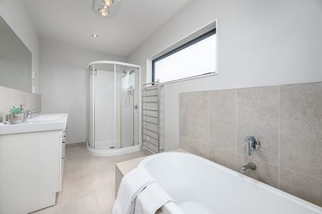 Photo of property in 4b Virginia Street, Henderson, Auckland, 0612