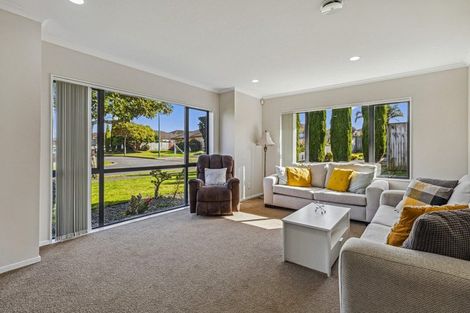 Photo of property in 20 Villino Place, Randwick Park, Auckland, 2105