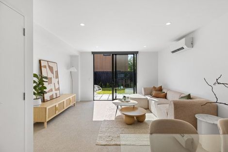 Photo of property in 2/88 Holly Road, St Albans, Christchurch, 8014