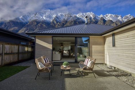 Photo of property in 12 Muster Road, Jacks Point, 9371