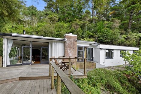 Photo of property in 124 Kamahi Street, Stokes Valley, Lower Hutt, 5019