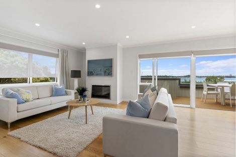 Photo of property in 2/2 Milton Road, Northcote Point, Auckland, 0627