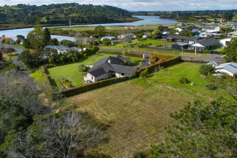 Photo of property in 6 Kent Terrace, Riverhead, 0820