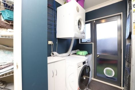 Photo of property in 9 Hollinger Place, Nawton, Hamilton, 3200