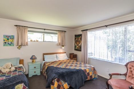 Photo of property in 16 Nugget Grove, Raumati Beach, Paraparaumu, 5032