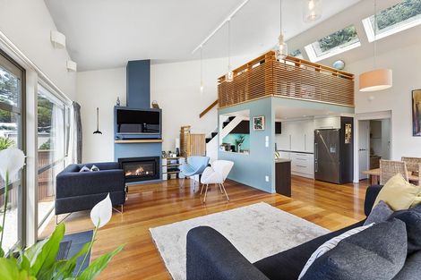 Photo of property in 118 Breaker Bay Road, Breaker Bay, Wellington, 6022