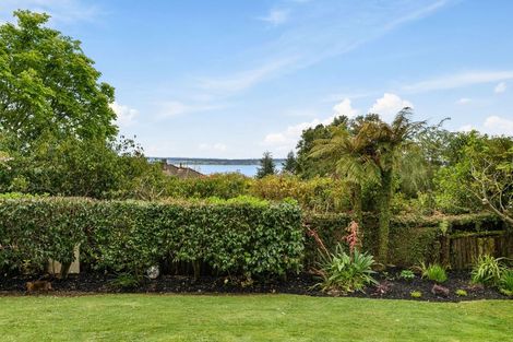 Photo of property in 6 Tupara Crescent, Kawaha Point, Rotorua, 3010