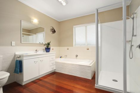 Photo of property in 30d Derwent Crescent, Titirangi, Auckland, 0604