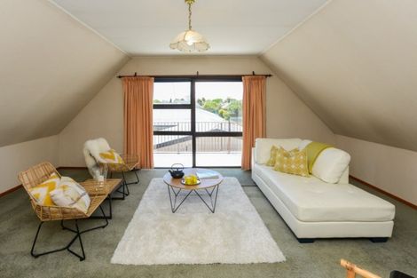 Photo of property in 719a Grove Road, Mayfair, Hastings, 4122