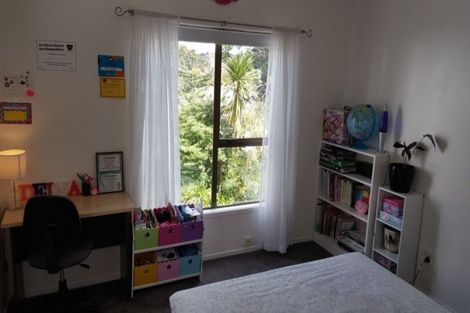 Photo of property in 2/42 Tree View Avenue, Glenfield, Auckland, 0629