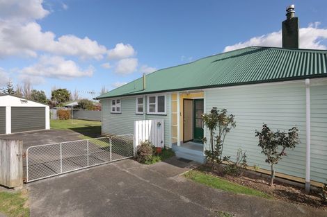 Photo of property in 14 Ward Street, Bulls, 4818