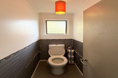 Photo of property in 31 Preston Avenue, Henderson, Auckland, 0610