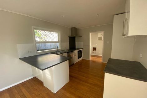 Photo of property in 16a Walbrook Road, Manly, Whangaparaoa, 0930