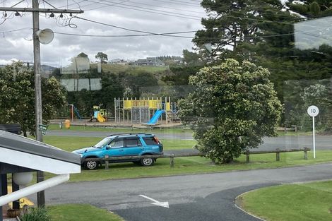 Photo of property in 48 Fourth Avenue, Urenui, 4377