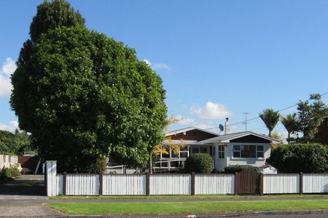 Photo of property in 23a Beach Road, Te Atatu Peninsula, Auckland, 0610