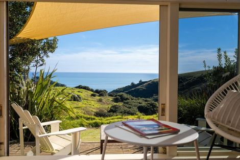 Photo of property in 380 Whaanga Road, Raglan, 3297