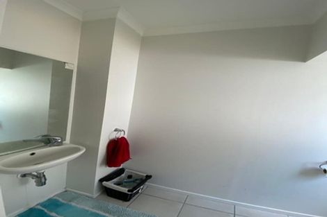 Photo of property in 44 Brashier Circle, Sunnyvale, Auckland, 0612