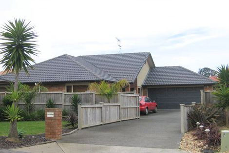 Photo of property in 5 Borthwick Close, Flat Bush, Auckland, 2016